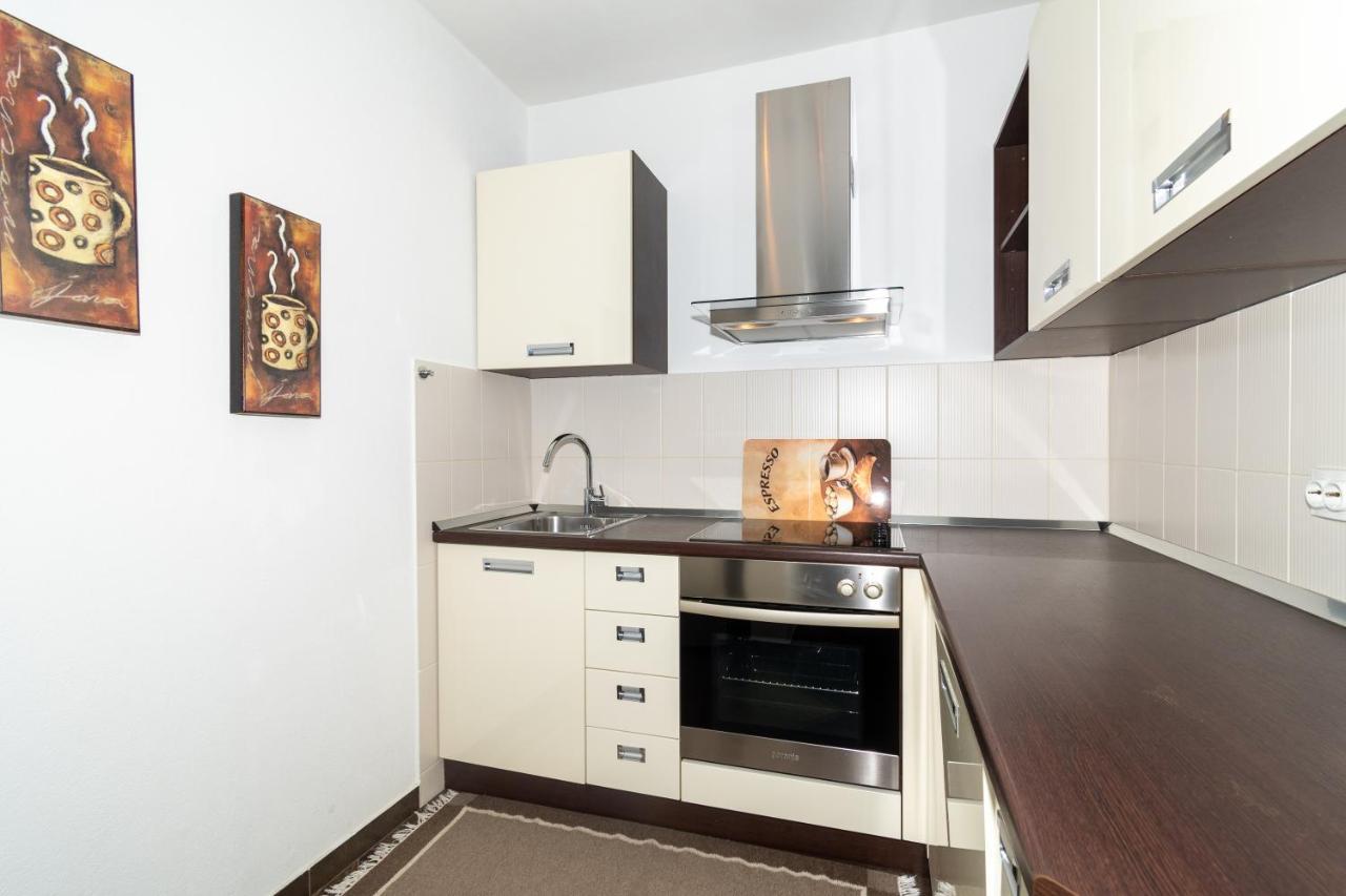 Trstenik Beach Apartment สปลิท ภายนอก รูปภาพ