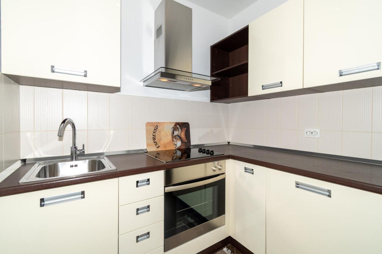 Trstenik Beach Apartment สปลิท ภายนอก รูปภาพ